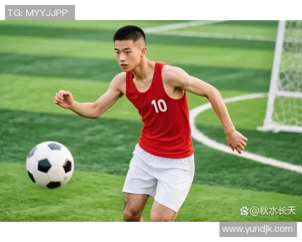 40岁老将依然驰骋绿茵场展现足球运动员永不言弃的拼搏精神 40岁老将依然驰骋绿茵场展现足球运动员永不言弃的拼搏精神