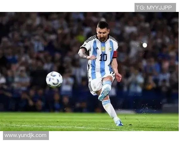 历史足球巨星排行榜揭晓 十大传奇球员成就与荣耀分析 历史足球巨星排行榜揭晓 十大传奇球员成就与荣耀分析