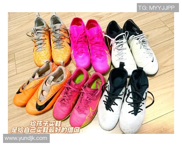 足球明星们的签名球鞋价格大揭秘 一双值多少金? 足球明星们的签名球鞋价格大揭秘 一双值多少金?