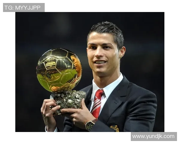 足球球星看特的职业生涯与场内外影响力深度剖析 足球球星看特的职业生涯与场内外影响力深度剖析