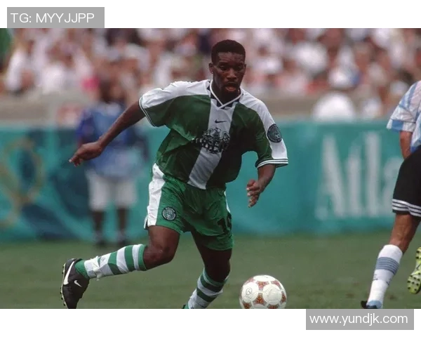 世界前三十足球巨星最新排名解析与实力对比深度观察 世界前三十足球巨星最新排名解析与实力对比深度观察