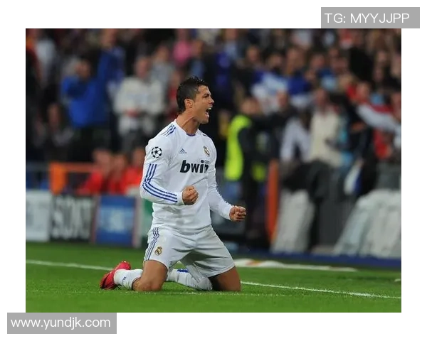 C罗皇马泡面头高清头像展现球场风采与个性魅力 C罗皇马泡面头高清头像展现球场风采与个性魅力